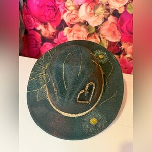 Embroidered Green Hat with Daisy & Heart Accent